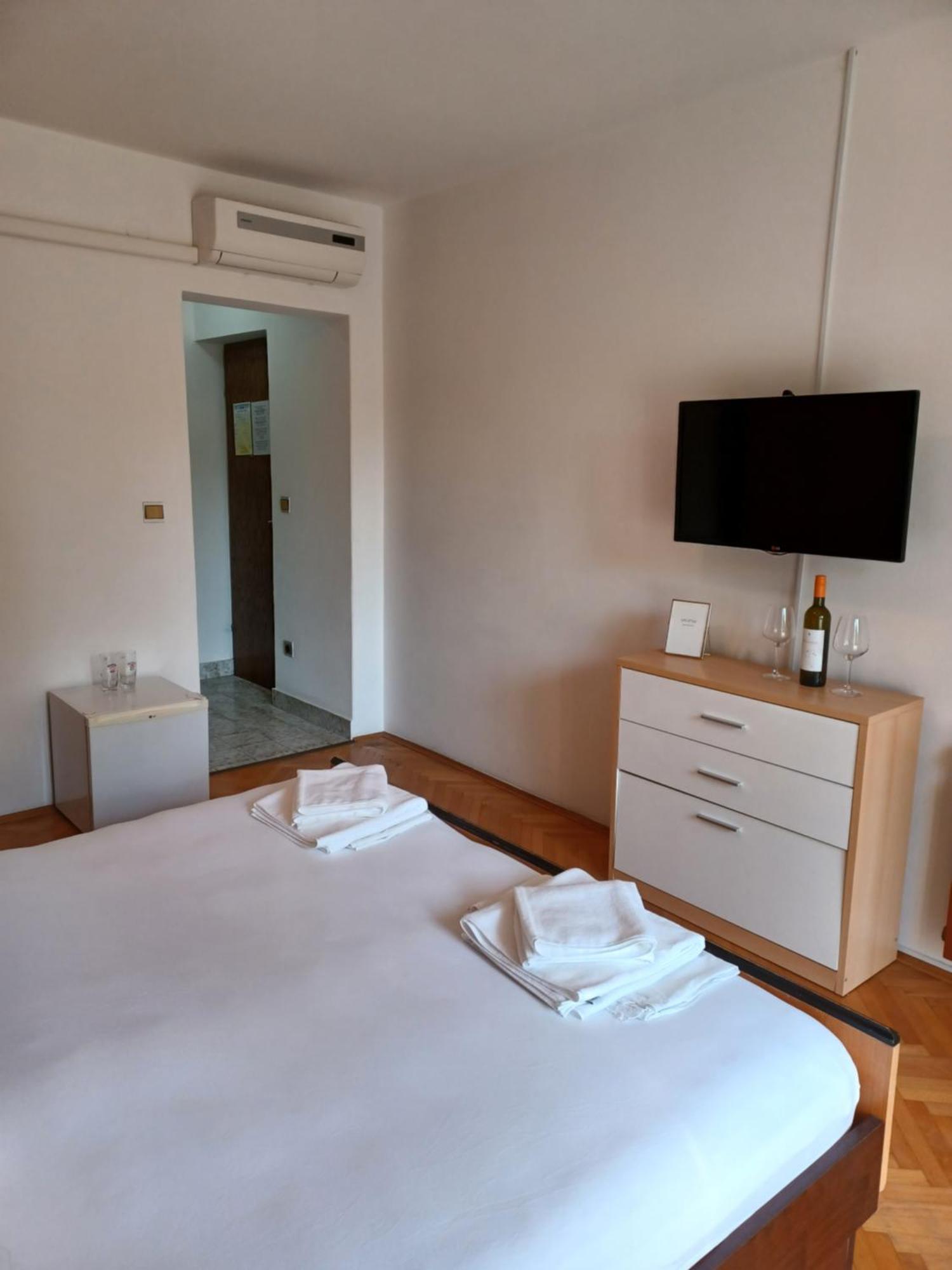 מאקרסקה Apartments Emilija מראה חיצוני תמונה